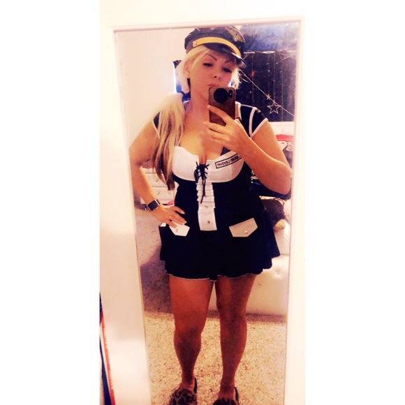 👩🏼‍✈️Captain layover costume (3pc) - Picture 5 of 8